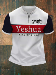 Herren-T-Shirt mit Bibelvers „Yeshua, König der Könige, Herr der Herren“, bedruckt, mit Reißverschluss und kurzen Ärmeln