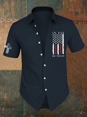 Chemise à manches courtes pour homme avec imprimé croix et drapeau « In God We Trust »