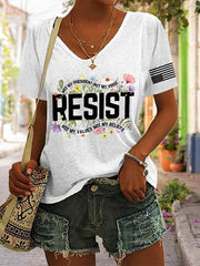 T-shirt rétro à col en V avec imprimé « Résister » : « Pas mon président, pas ma voix, pas mes valeurs, pas mes croyances » 