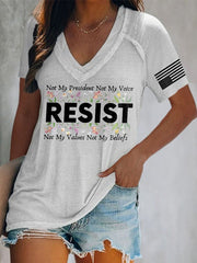 T-shirt rétro à col en V avec imprimé « Résister » : « Pas mon président, pas ma voix, pas mes valeurs, pas mes croyances » 