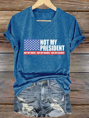 T-shirt col V imprimé « Pas mon président » pour femme 