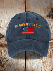 Unisex-Mütze mit Flaggen-Print „In God We Trust“